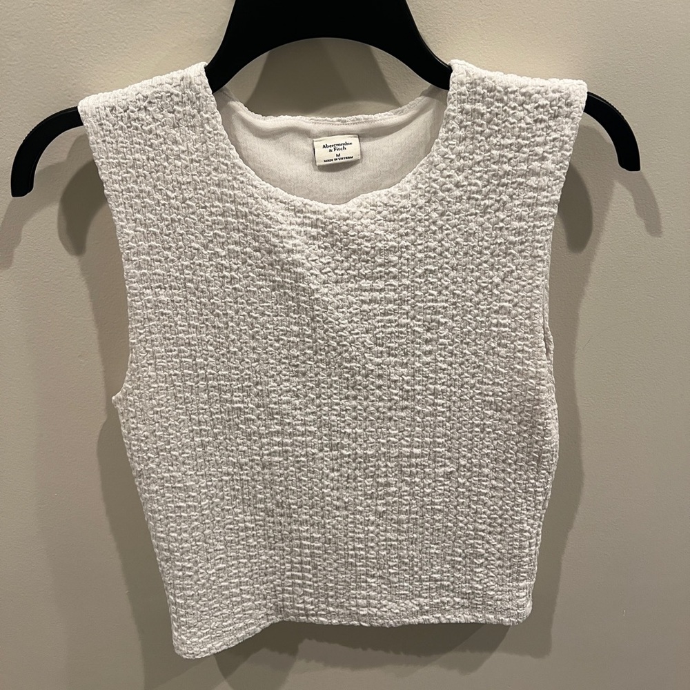 Abercrombie and Fitch White Textured Tank Top Size Medium